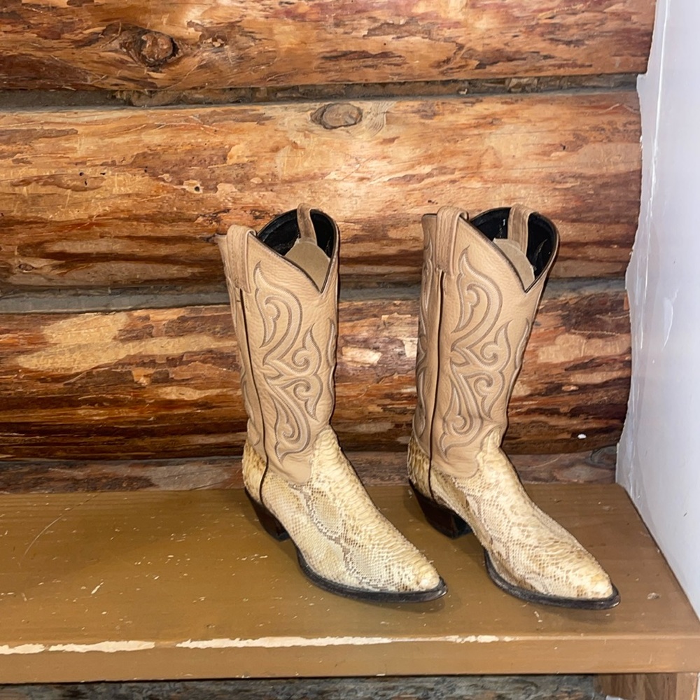 ⭐️Great Used Condition Vintage Tony Lama Leather snakeskin 7.5M boots